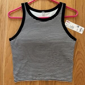 Uniqlo Black & White Ribbed cropped Striped bra Tank Size Large New with tag